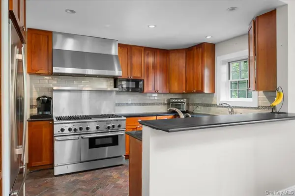 2727 Netherland AVE, Bronx, NY 10463