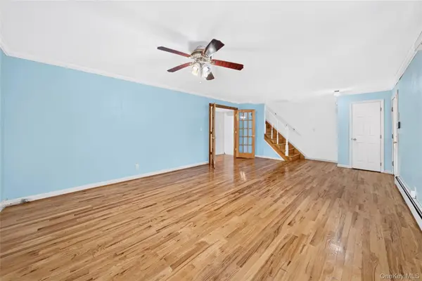 87-16 Palo Alto ST, Hollis, NY 11423