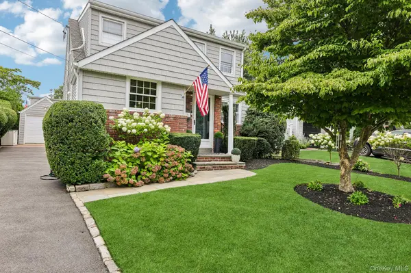 76 Highfield AVE, Port Washington, NY 11050