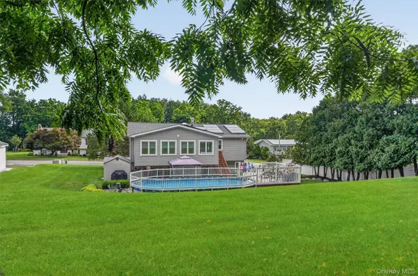 10 Pine DR, Stony Point, NY 10980