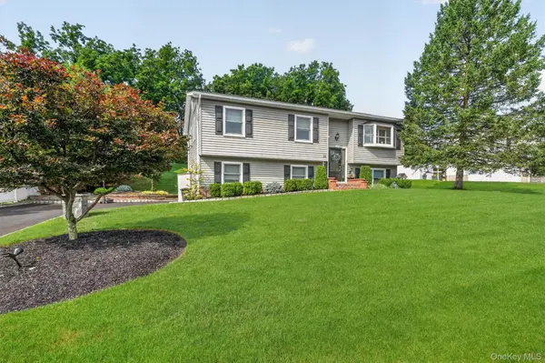 10 Pine DR, Stony Point, NY 10980