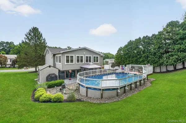 10 Pine DR, Stony Point, NY 10980