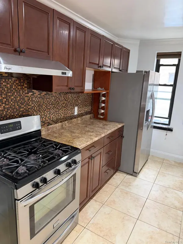 42-02 Layton ST #106, Elmhurst, NY 11373