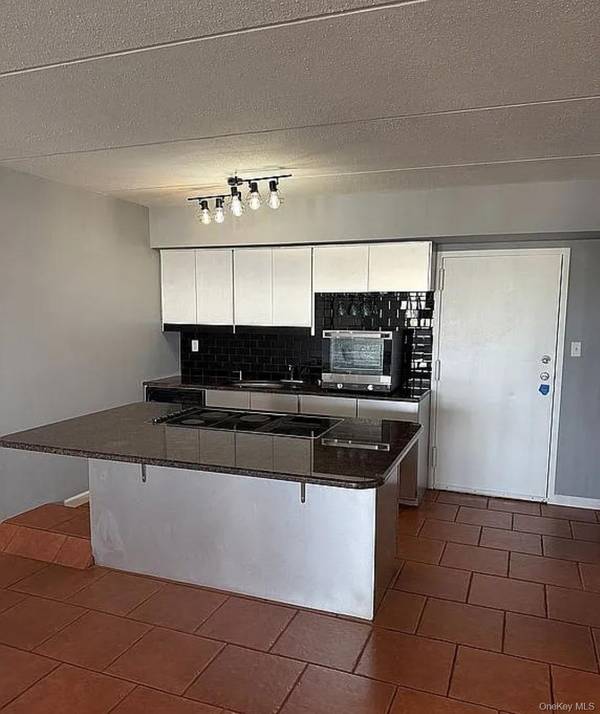 725 Miller AVE #410, Freeport, NY 11520
