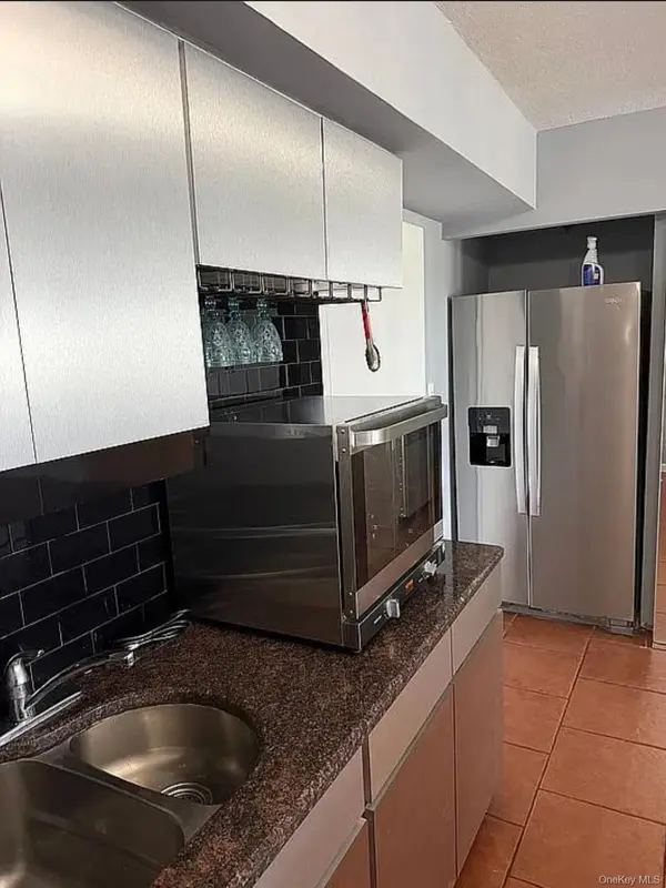 725 Miller AVE #410, Freeport, NY 11520