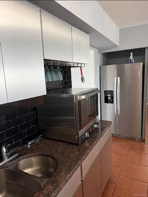 725 Miller AVE #410, Freeport, NY 11520