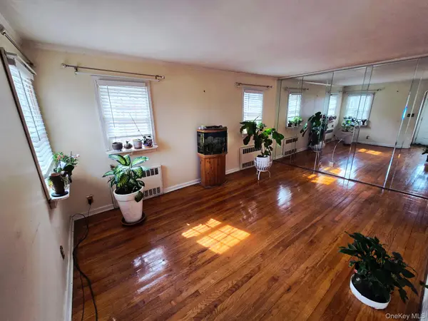 60 Liberty BLVD, Valley Stream, NY 11580