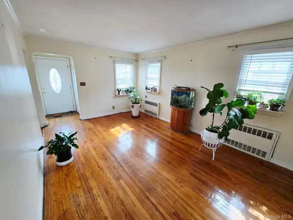 60 Liberty BLVD, Valley Stream, NY 11580
