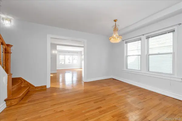 70-15 Manse ST, Forest Hills, NY 11375