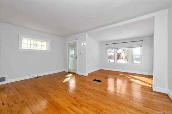 70-15 Manse ST, Forest Hills, NY 11375