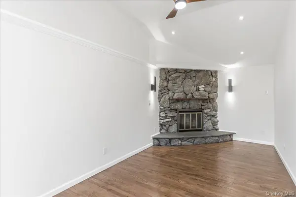 260 W 24th ST, Deer Park, NY 11729