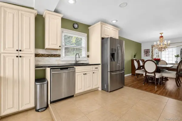 269 Forest AVE, Massapequa, NY 11758