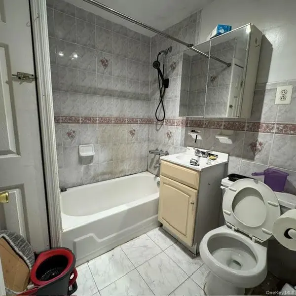 111-27 38th AVE, Corona, NY 11368