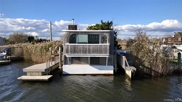 714 Riviera DR, Mastic Beach, NY 11951