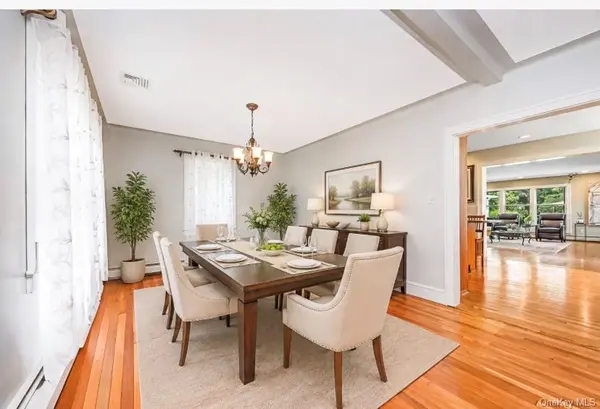 83 Village Line RD, Babylon, NY 11702