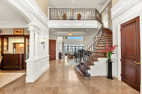 Address not disclosed, West Islip, NY 11795