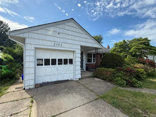 2582 Oceanside RD, Oceanside, NY 11572