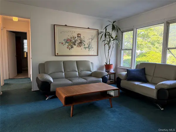 2582 Oceanside RD, Oceanside, NY 11572