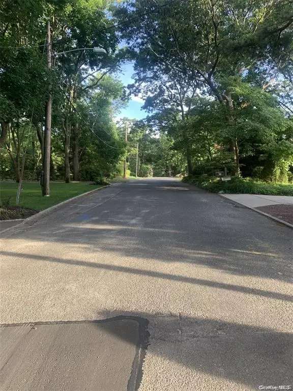 Roosevelt Boulevard, Hauppauge, NY 11788