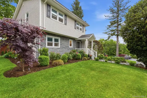 3 Baldwin LN, Scarsdale, NY 10583