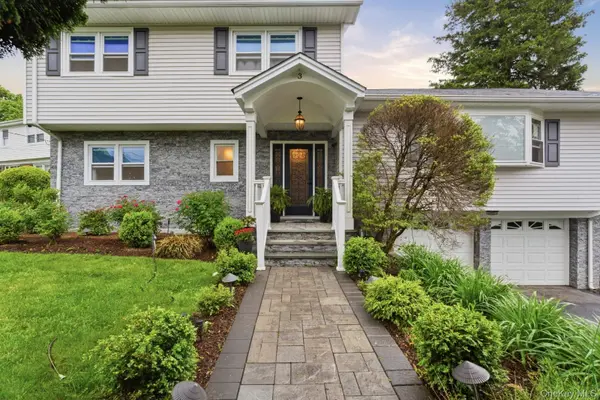 3 Baldwin LN, Scarsdale, NY 10583