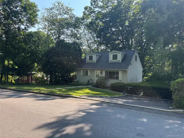 76 Beverly RD, Mount Kisco, NY 10549
