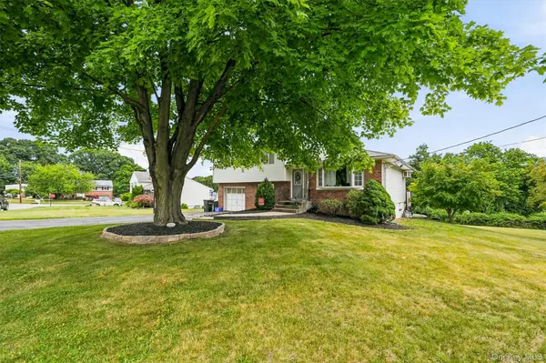 7 Tamarac LN, Stony Point, NY 10980