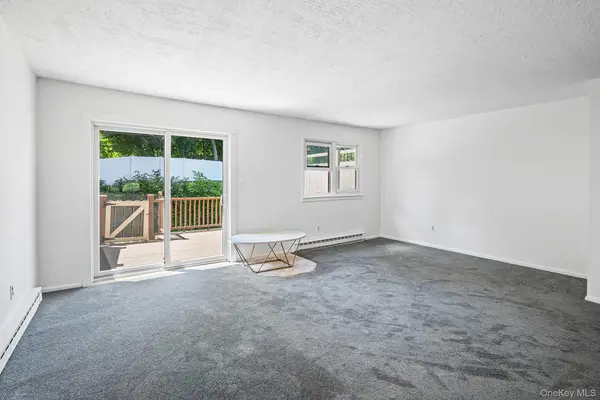 21 Roundtree CT, Beacon, NY 12508
