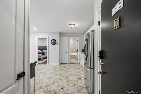 160 E Kearsing Pkwy, Monsey, NY 10952