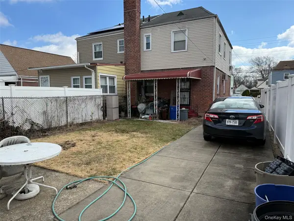 11486 228th ST, Cambria Heights, NY 11411