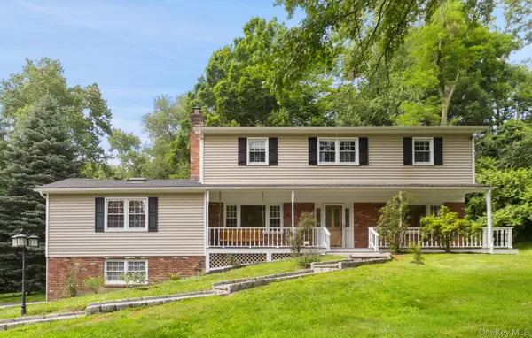 2 Lalli DR, Katonah, NY 10536