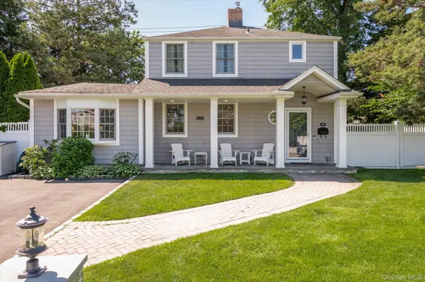 84 Earl ST, Westbury, NY 11590