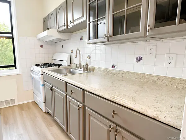 309 North Broadway #4K, Yonkers, NY 10701