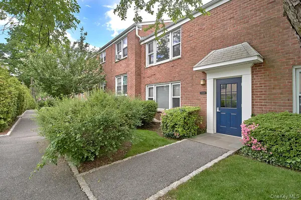 110 Lawn TER #2H, Mamaroneck, NY 10543