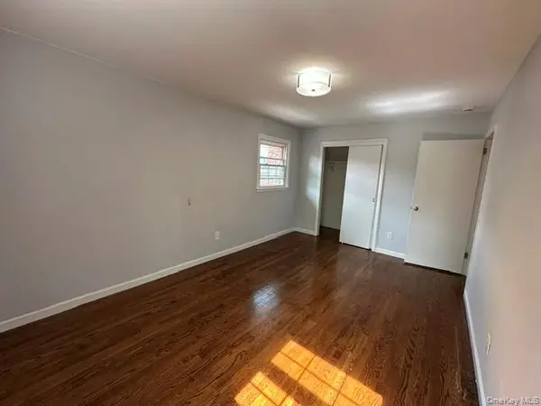 13 Juniper RD #2nd Fl, Port Washington, NY 11050