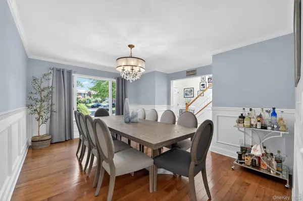 9 Briga LN, White Plains, NY 10605