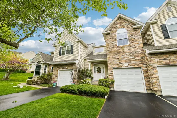 71 Manitou TRL, Kings Park, NY 11754