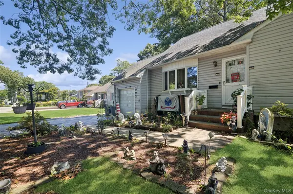1241 Terry RD, Ronkonkoma, NY 11779