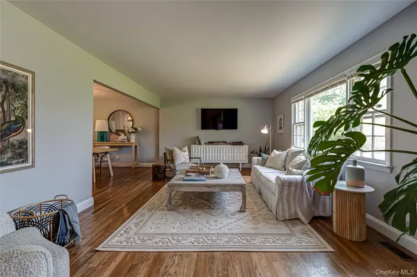 27 Sunset AVE, East Quogue, NY 11942