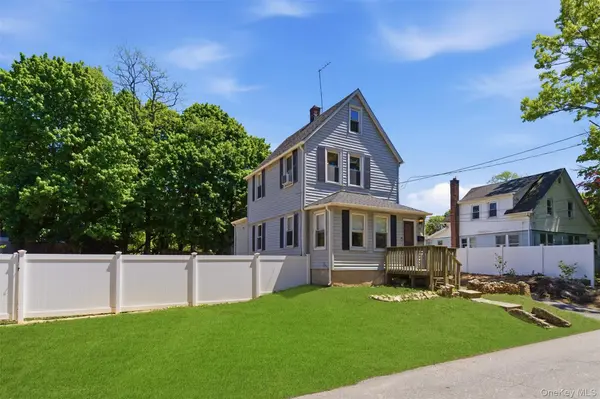 23 Virginia AVE, Huntington, NY 11743