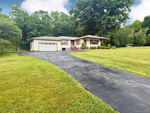 646 Oak Summit RD, Millbrook, NY 12545