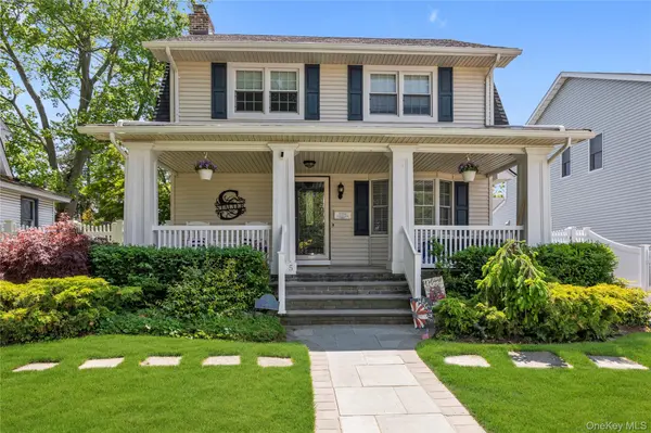 5 Lloyd AVE, Lynbrook, NY 11563