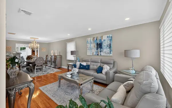 795 Herman AVE, Franklin Square, NY 11010