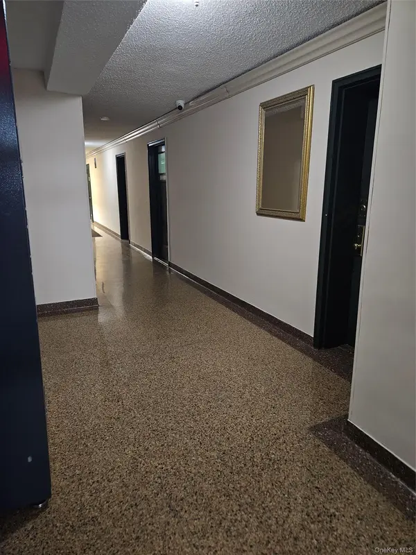 2107 Wallace AVE #4D, Bronx, NY 10462