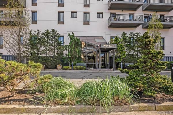 100 W Broadway #2DD, Long Beach, NY 11561
