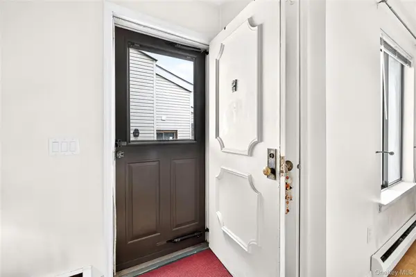 23 Hillside TER #D, White Plains, NY 10601