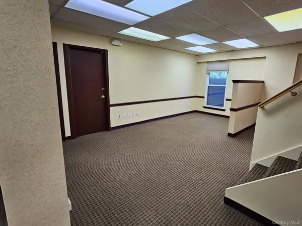 202 Main #208 Ground, Huntington, NY 11743