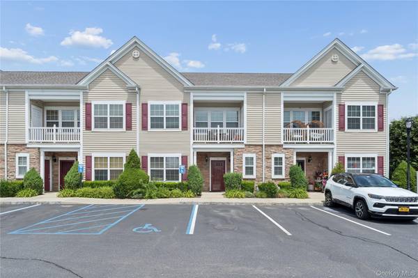 17 Strangford CT #109, Oceanside, NY 11572