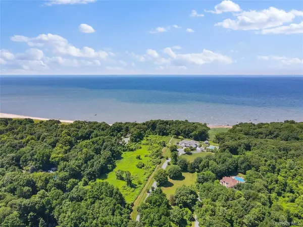 Boney LN, Nissequogue, NY 11780