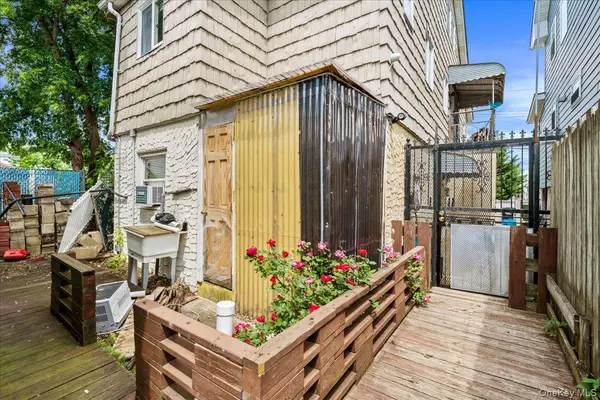 10216 164th RD, Howard Beach, NY 11414